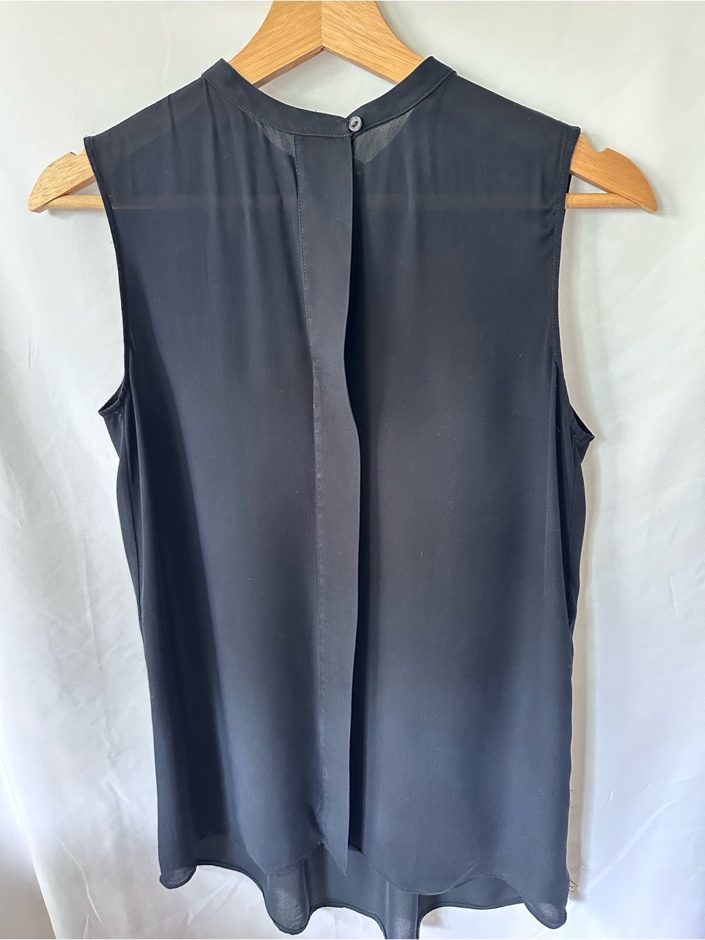 Vince Black 100% Silk Sleeveless V-Neck Chiffon-Trim Blouse